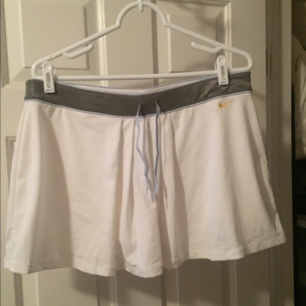 Nike Sphere Deuce Tennis Skirt, L